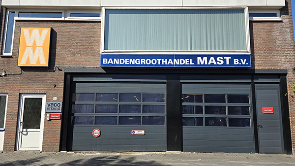 Bandengroothandel Mast voorgevel
